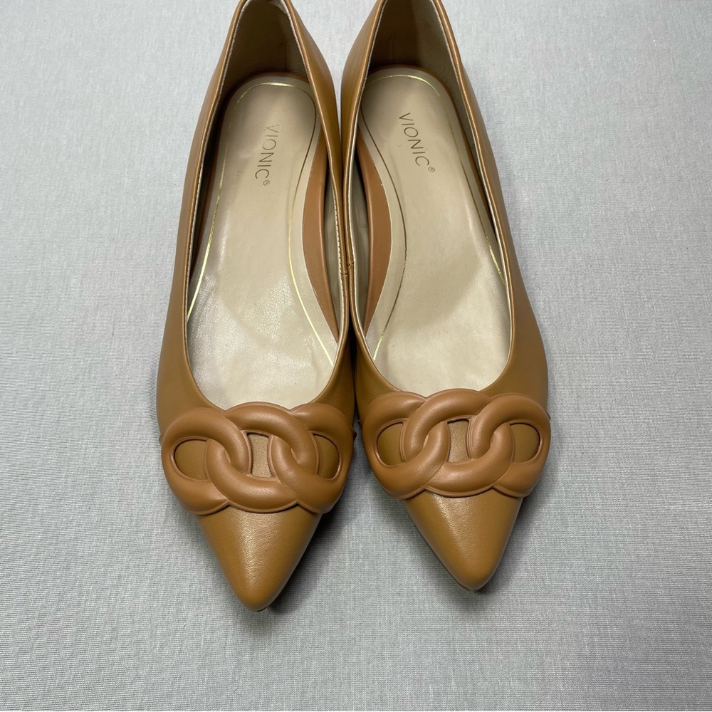 Vionic Tan Pointed-Toe Chain Accent Flats